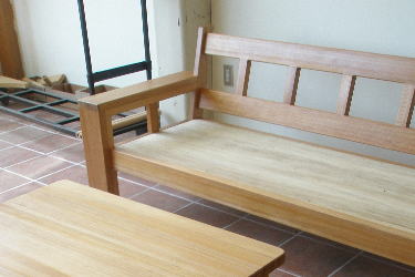 �O�d���鎭�s�̵��ް�Ƌ�E���ް���݂�calmfurniture�ߓ��Ƌ�z���C�ނ̃I�[�_�[�_�C�j���O�e�[�u��